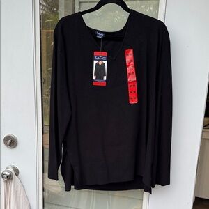 Splendid size Med Solid Black womans londsleeve sweater V Neck Shirt NWT